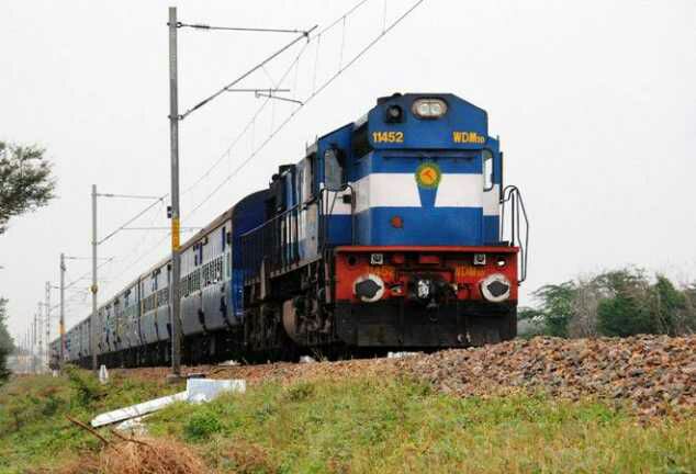 Rail service resumes in Kashmir