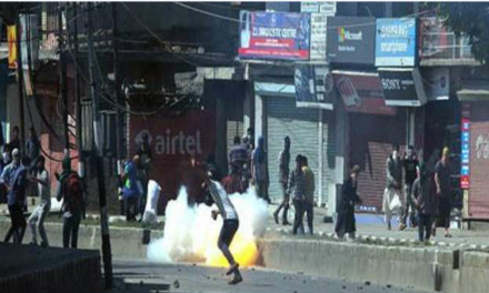 Central Kashmir: Two hit by pellets in Chadoora clashes