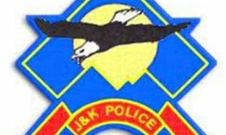 Police issues rebutal over a pic of SPO gone viral on social media