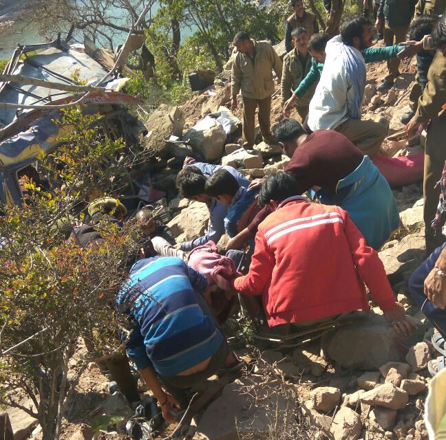 5 killed in Ramnagar mini-bus road accident