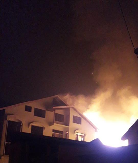 Fire engulfs many houses, Darul-uloom at Jawahar Nagar