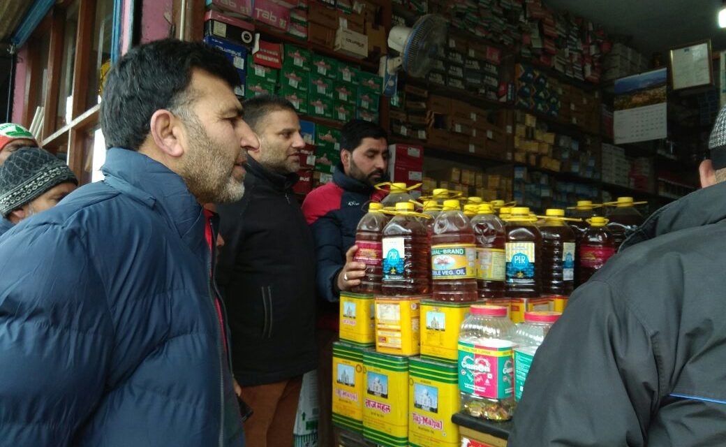 Market Checking Intensified At Kangan,Rs 2200 Fine Recovered