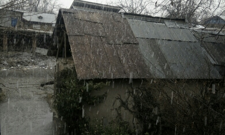 Light rain breaks cold wave in J&K