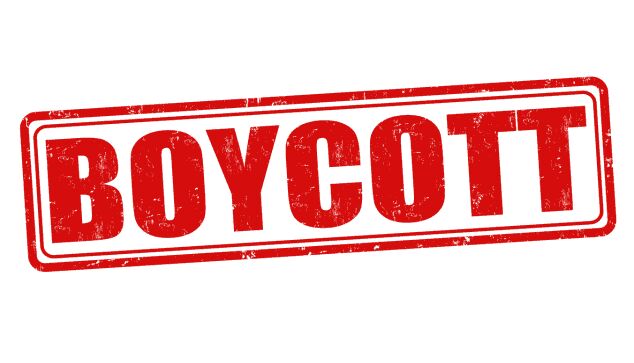 Cross-LoC traders boycott business after govt bans barter of popular items,