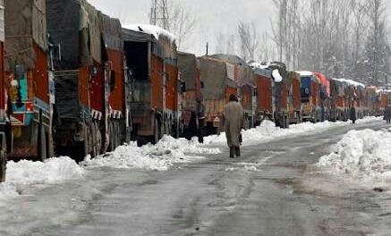 Kashmir highway shuts for fourth straight day