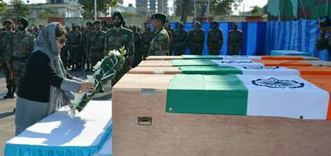 Chief Minister lays wreaths on bodies of Army personnel