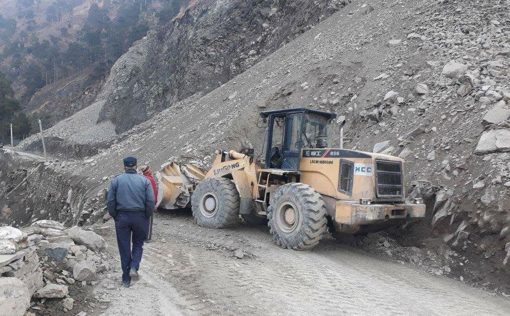 Landsliding: Srinagar-Jammu highway closed for traffic