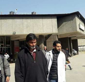 JKLF chairman Yasin Malik discharged from skims condemns killing of Soibugh resident