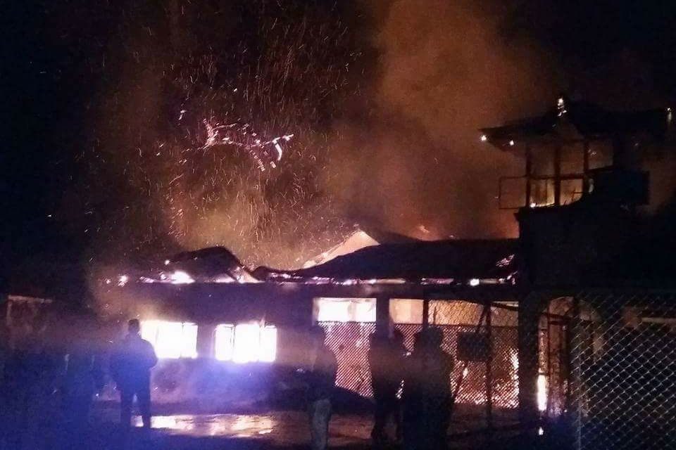 Reportedly Kashmir University Guest House on Fire.