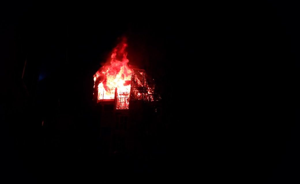 Residental House Caught Fire In Srinagar.