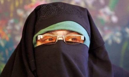 Syedah Aasiyah castigates Sri Sri over Peace Conference, says JKCC selling blood of Kashmiris for undue favors