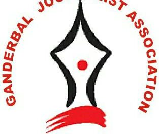 Ganderbal Journalist Association greet people on Shab-e-Me’raj