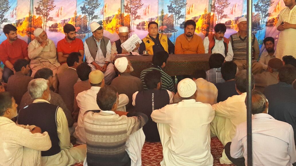 MLA Ganderbal Addressing party workers at Khanpora wakoora during Block level meeting