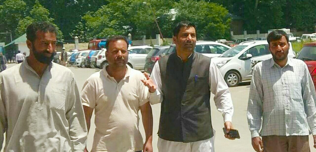 Govt make fun of announcing Daughters marriage scheme,Denied assistance as promised to labourers :Sahil Farooq