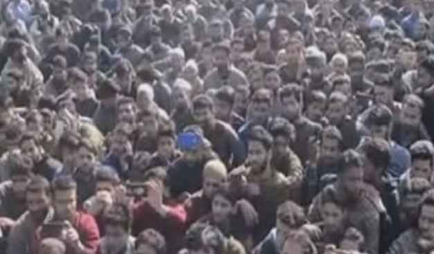 Tens of thousands participate in LeT commander’s funeral in Anantnag; gun-salute offered