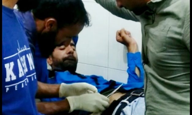 Kashmir News Zone Bureau Chief injured during clashes in downtown Srinagar