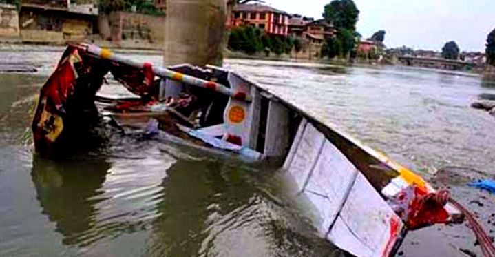 Two die after boat capsizes in Srinagar