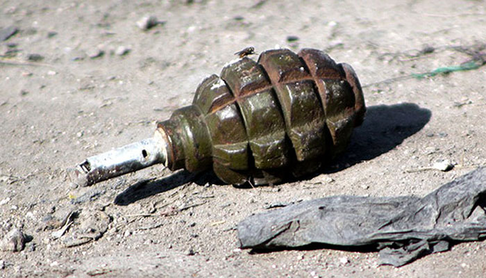 Breaking : Militants lobbed Grenade on 130 BN of CRPF at Jawbehra Awantipora.