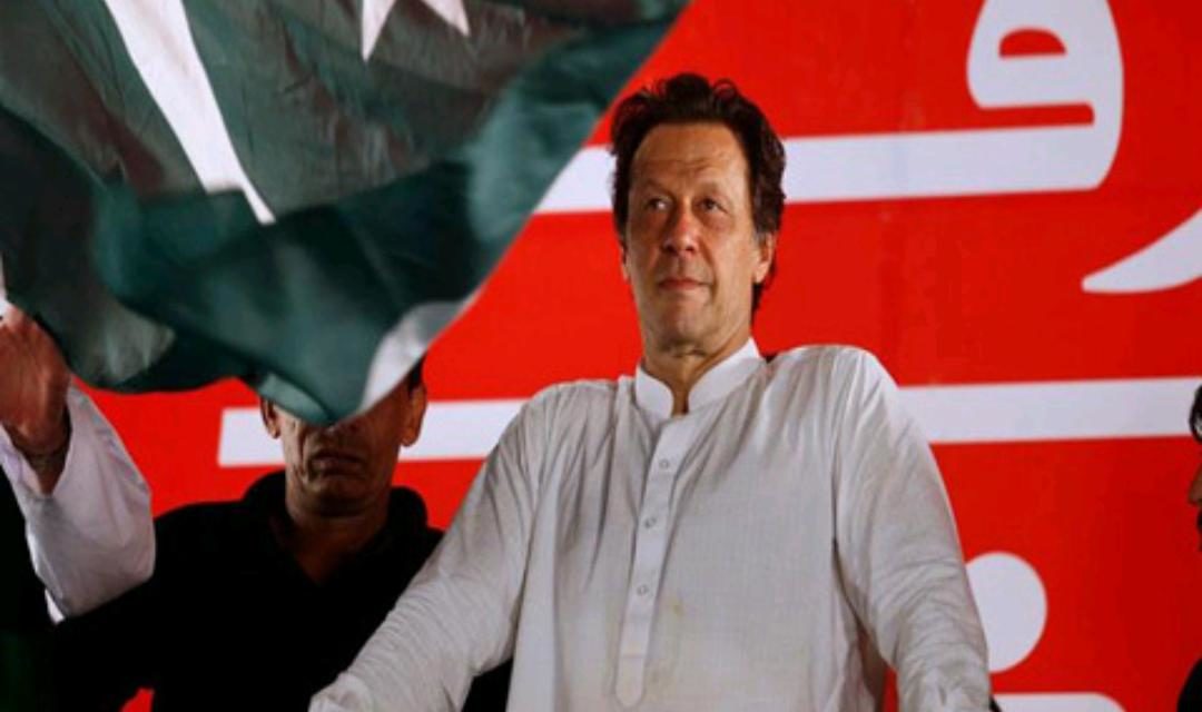 Will Enter Into Talks With Neighbours To Bring Peace In Pak:Imran