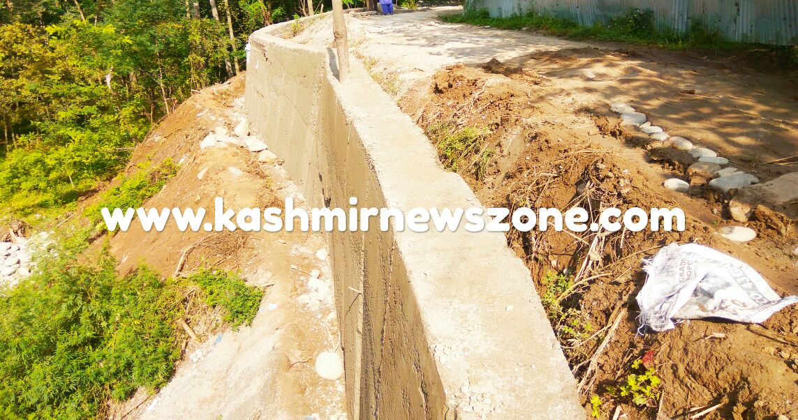 Bandaybagh residents allege use of sub standard meterial in constrution of Protection wall