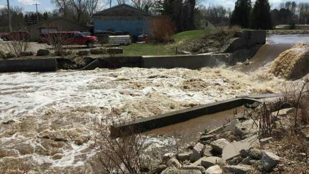 Tanghdar flash floods: One more body recovered; toll 2