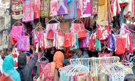 Kashmir valley dresses a festive look on Eidul-Azha, ‘Markets across Valley abuzz with shoppers’