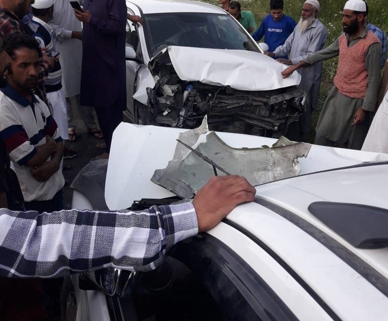 Road Accident in Kokernag,Anantnag 8 injured