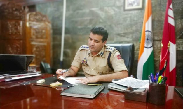 SSP Khalil Poswal Takes Charge as SSP Ganderbal