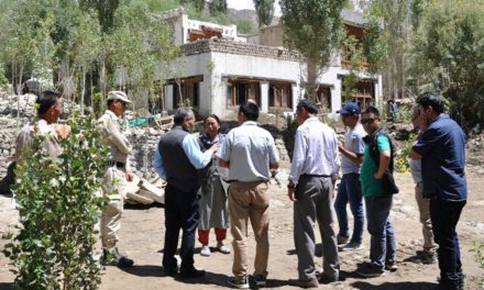 CEC, LAHDC visits the flood affected area in Saboo village