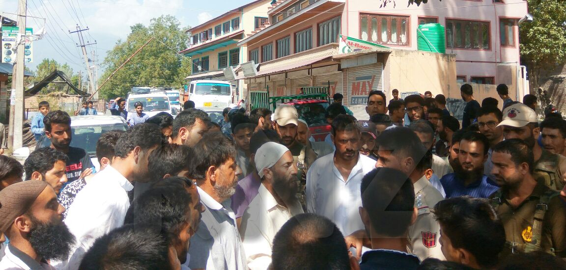 Ganderbal residents protest against PHE for supplying contaminated water