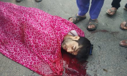 Auto Rikshaw driver crushed to death by speedy truck in Kupwara