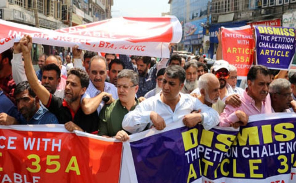 Kashmir Inc begins protests in Srinagar against attacks on Article 35-A