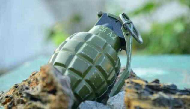 Flash : Suspected militants lob grenade on army bunker in Sopore