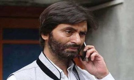 Yasin Malik speaks to Nawaz Sharif over phone to condole demise of his wife