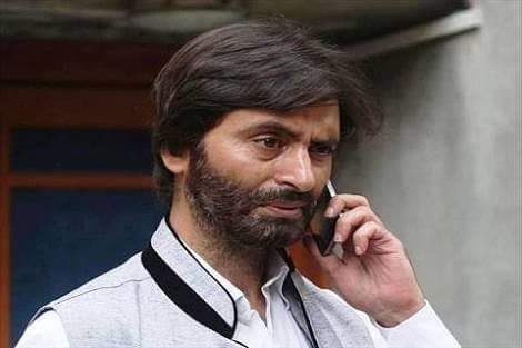 Yasin Malik speaks to Nawaz Sharif over phone to condole demise of his wife