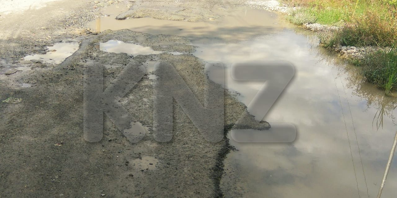 Chappergund-Gutlibagh road in shambles,irks commuters and pedestrians