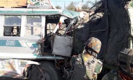 5 army soldiers, civilian injured in Tangmerg road accident