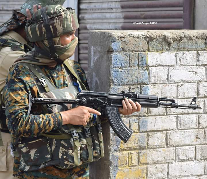 Two Army Soldiers Wounded In Kulgam Gunfight; Internet, Mobile Phone Services Suspended