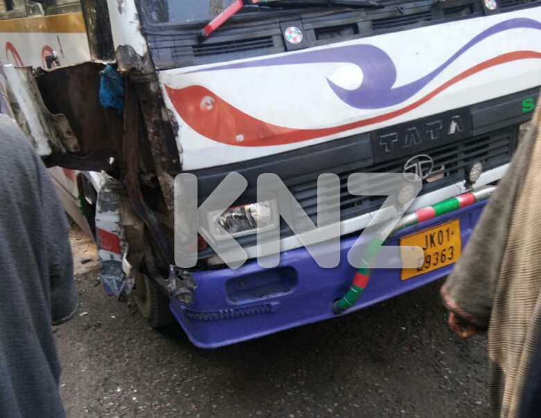 Six Passengers injured in road accident at Baroosa Ganderbal