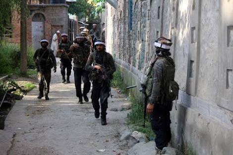 Gunfight rages in Srinagar