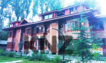 PM package employees demand adequate accommodation In Ganderbal