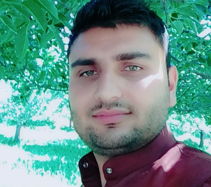 Social activist Irfan Hamid for clean water to local resident of Ganderbal