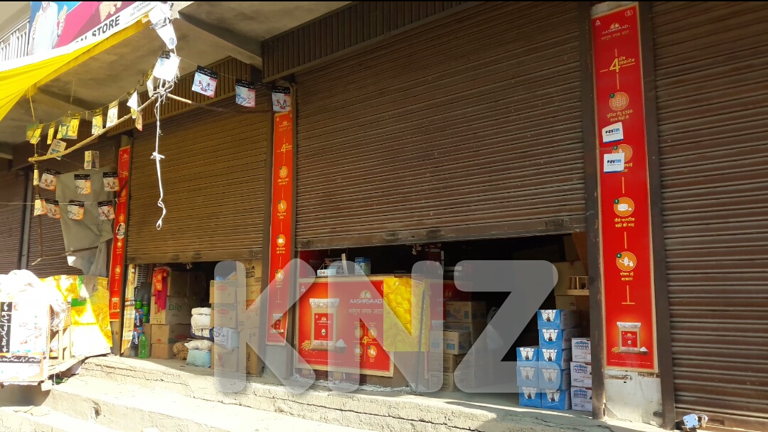 Burglars loot four wholesale shops in Beehama Ganderbal