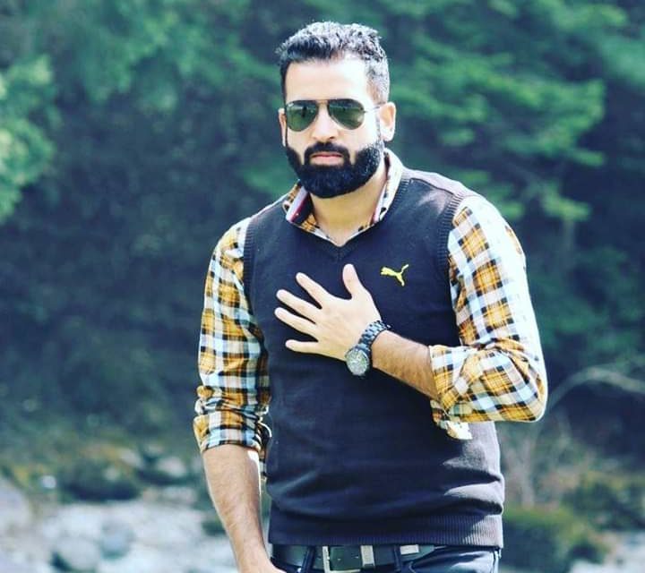 Update : Police intelligence officer killed in Pulwama village