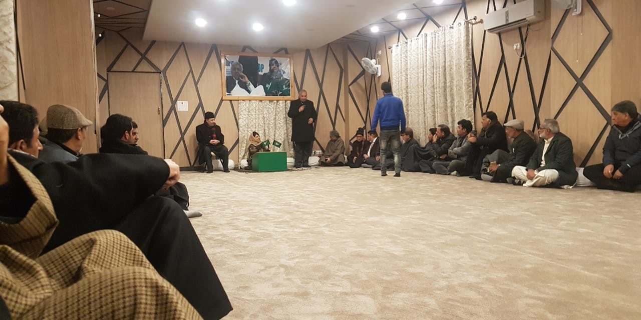 PDP crucial meeting going on in Srinagar, Muzaffar Beigh present