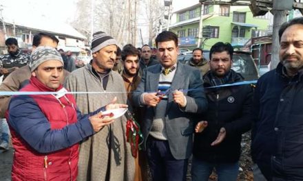 Chairman MC Ganderbal Altaf Ganderbali inaugurates new Parking space in Duderhuma Chowk