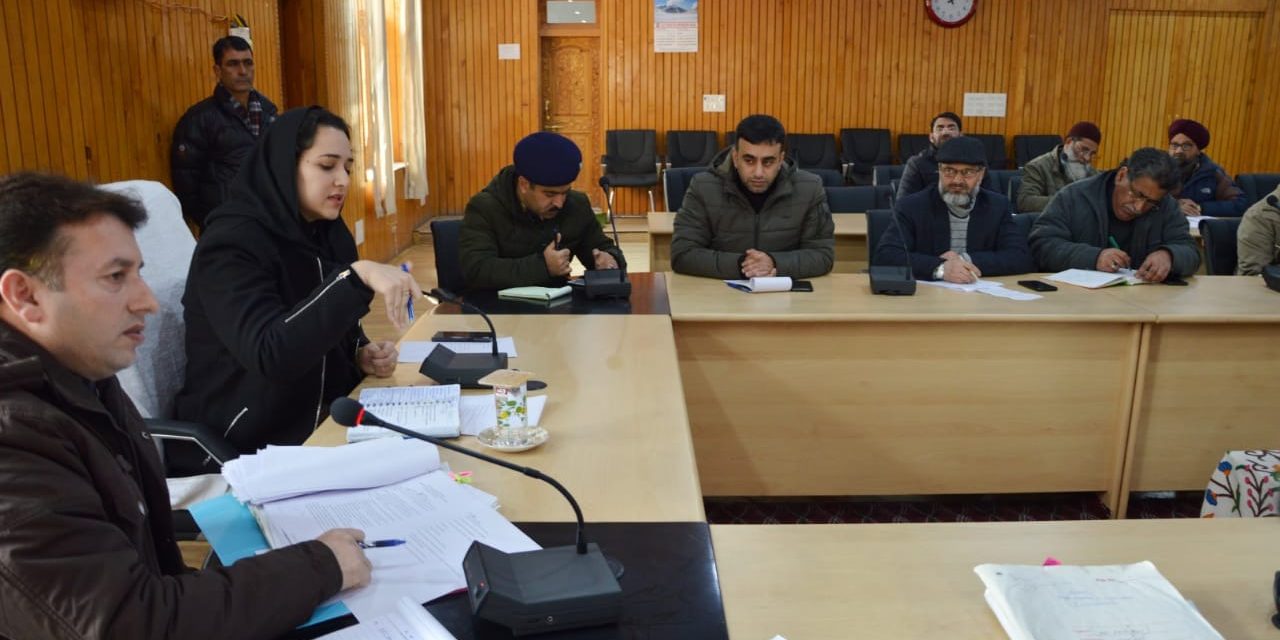 DM Budgam reviews functioning of brick kilns