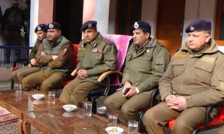 IGP Kashmir visits Ganderbal; Interacts with Jawans at Police Station Ganderbal; stresses on people friendly and transparent policing