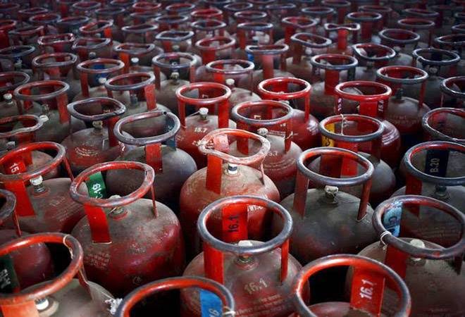 Subsidised cooking gas price cut by Rs 5.91; non-subsidised rate reduced by Rs 120.50
