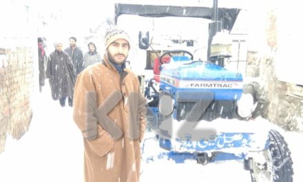 Deputy Chairman Mr Sajad Ahmad of GMC conducted a tour of Ganderbal town to review snow clearance.